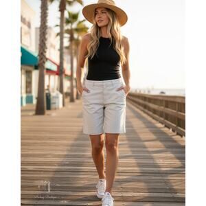 Matty‎ M Women's Chino Shorts - Cream/Tan (Size S) (X0480)
